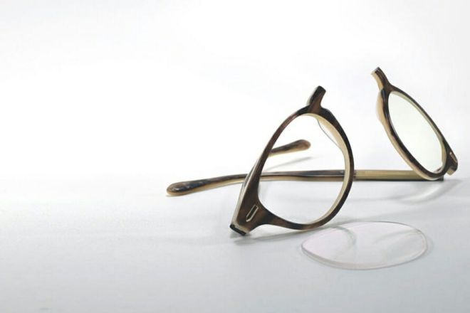 7 Gãy kính đeo mắt là điềm gì? Cách hóa giải mối lo mới nhất